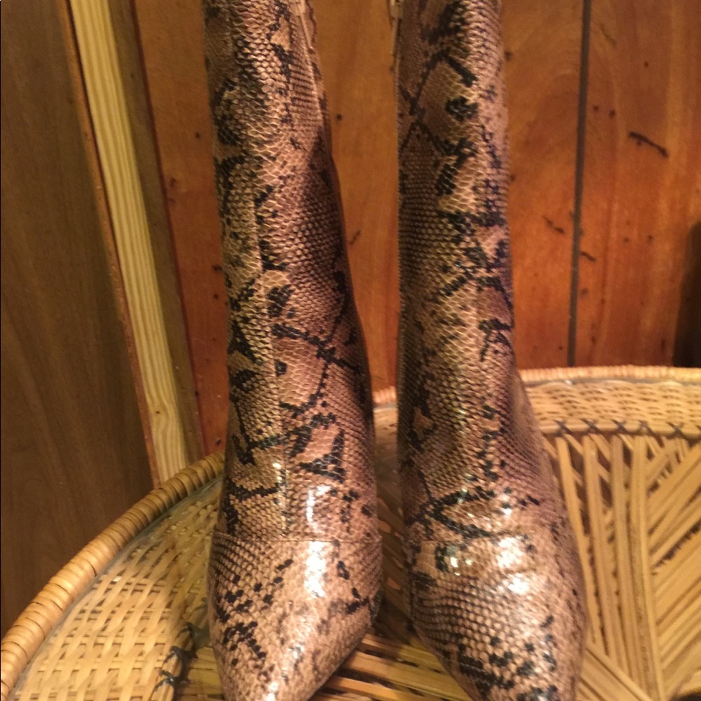 Snakeskin booties NIB Last one - Picture 4 of 5